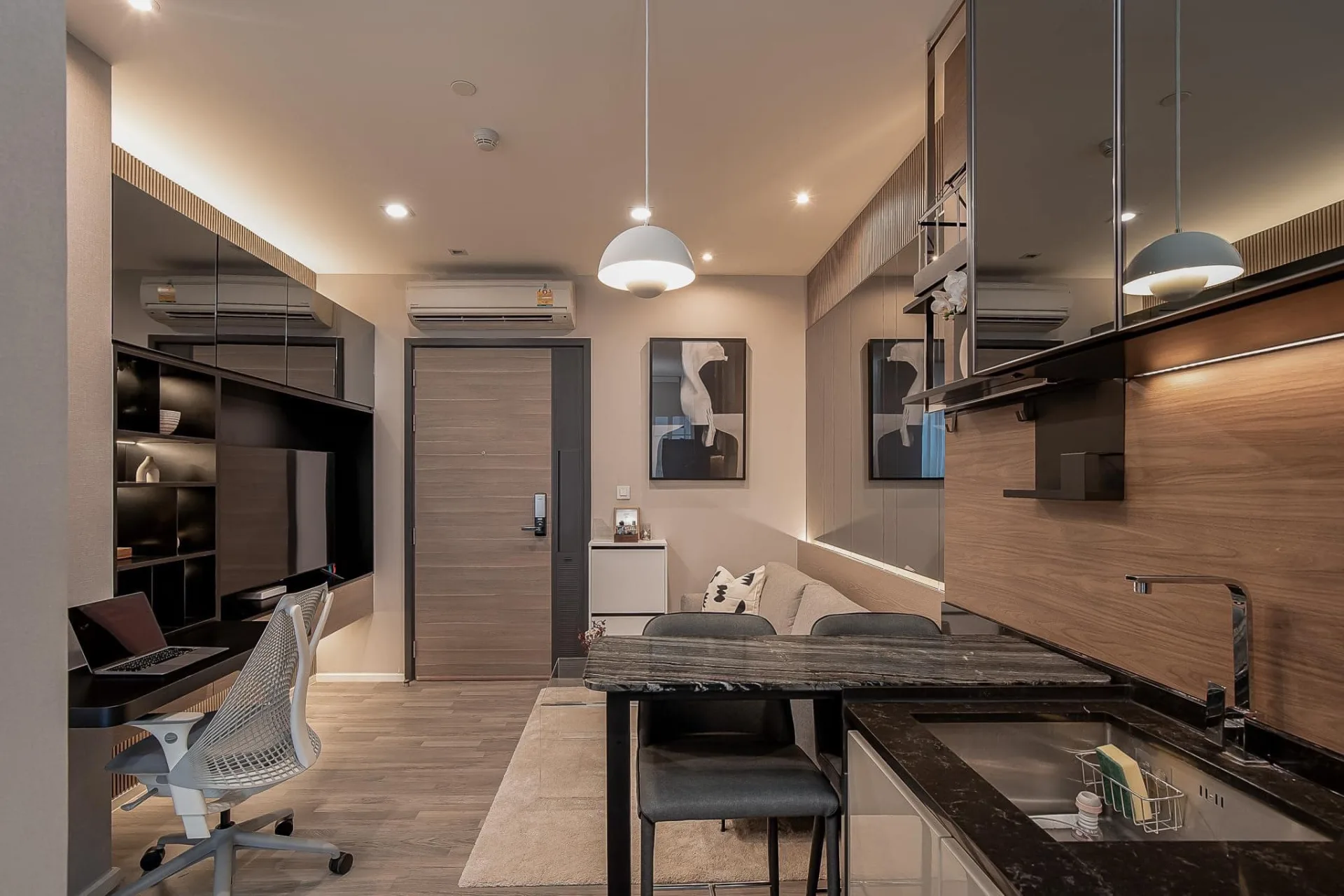Property photos for The Room Sathorn - St.Louis