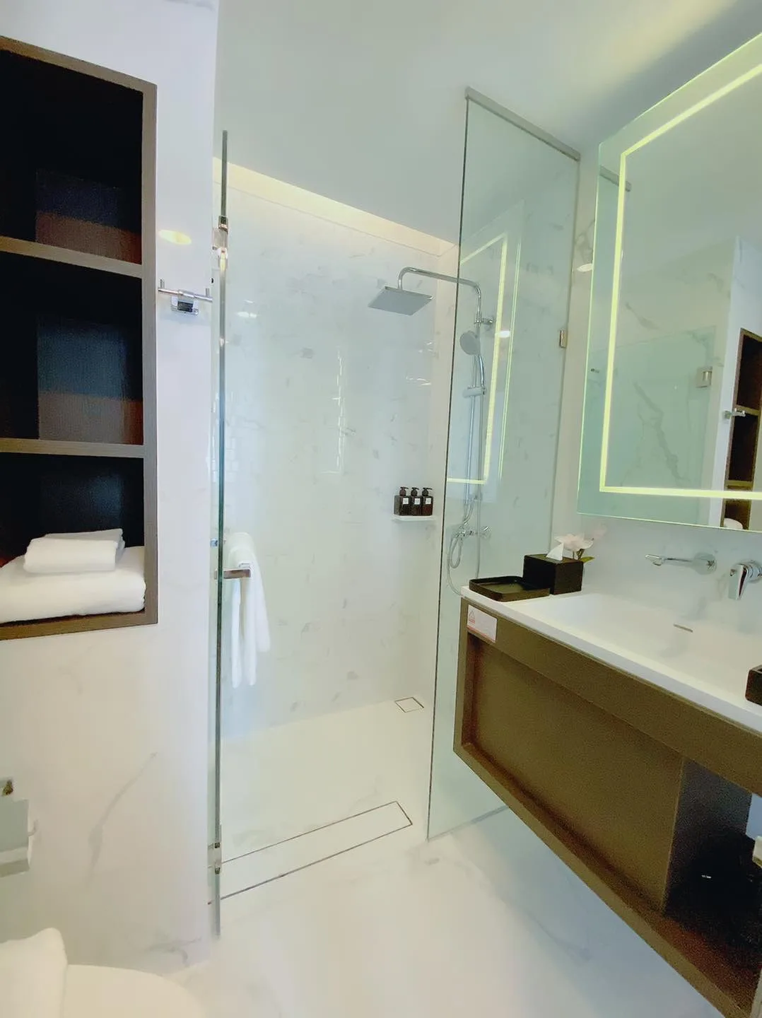Property photos for Siamese Exclusive Queens