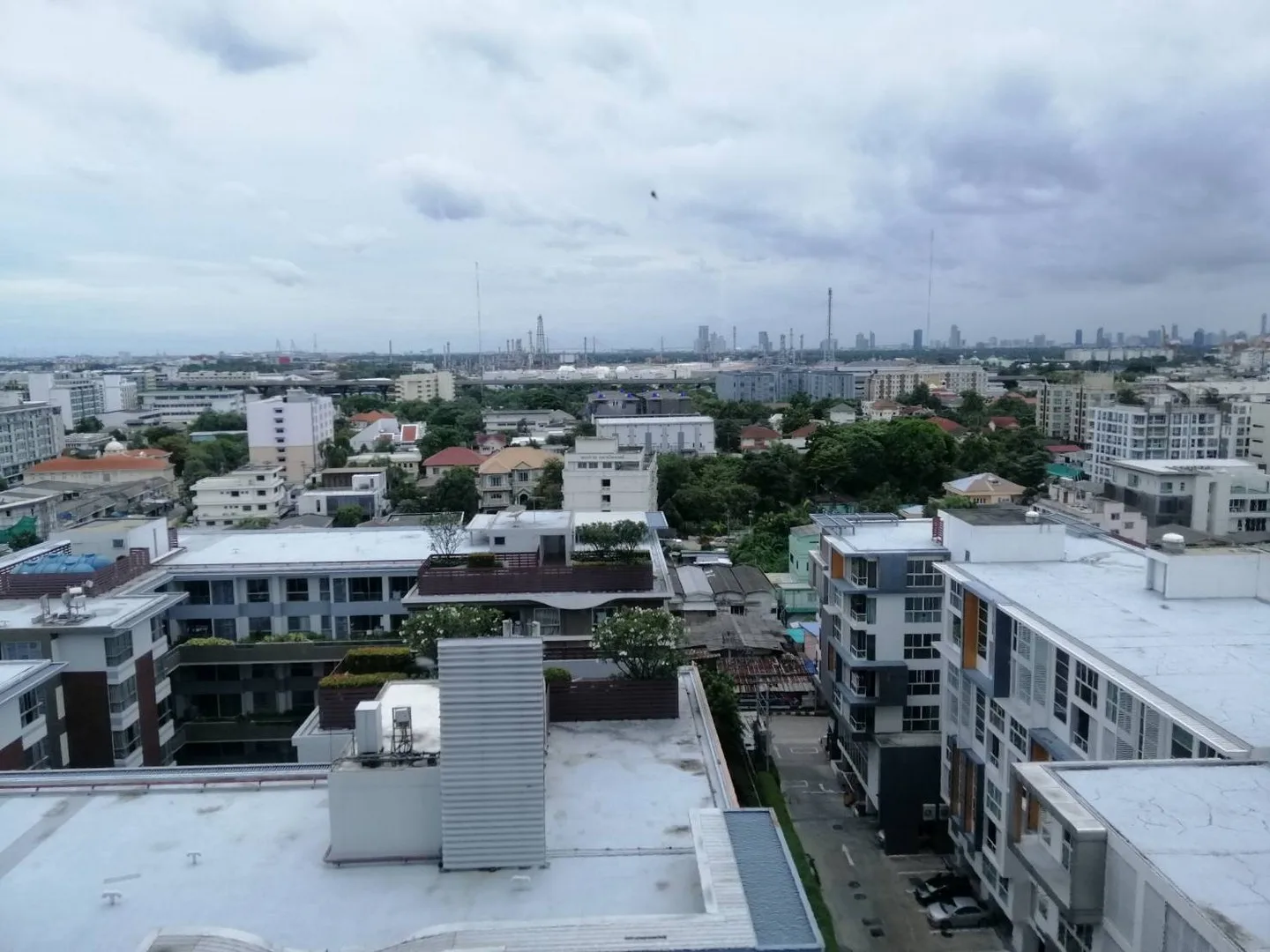 Property photos for The Room Sukhumvit 62