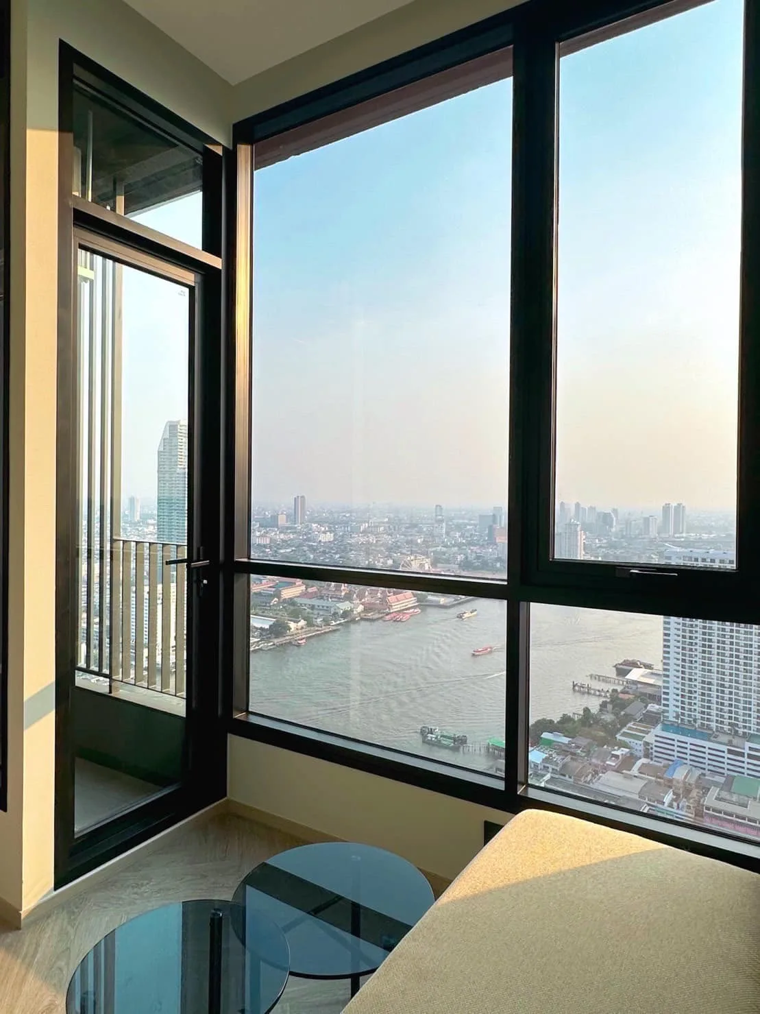Property photos for Chapter Charoennakhorn-riverside