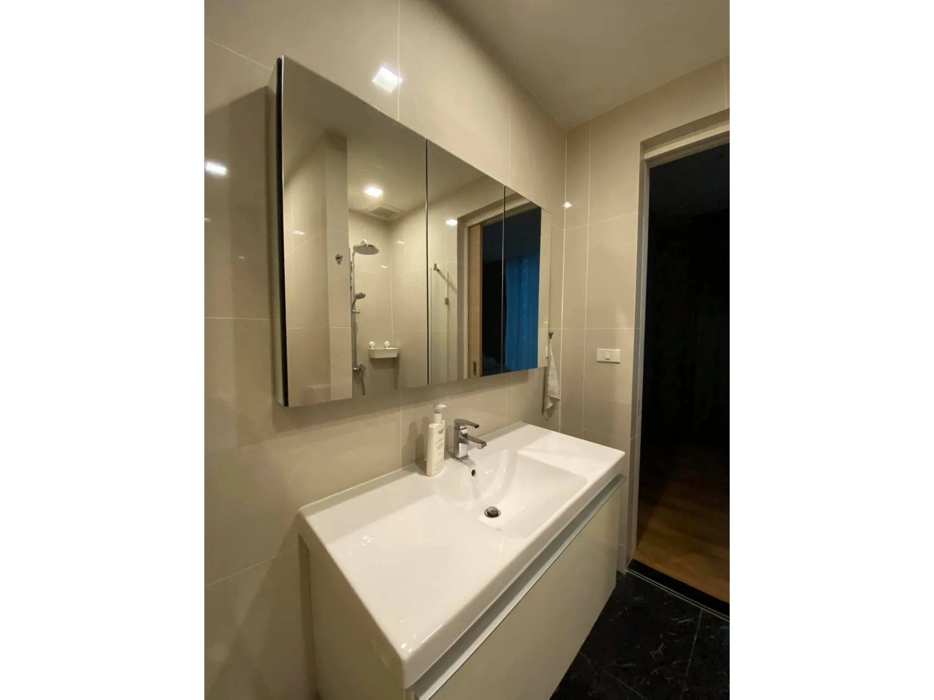 Property photos for Park Origin Phromphong
