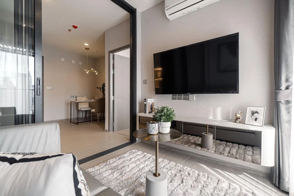 Property photos for Life Asoke Hype