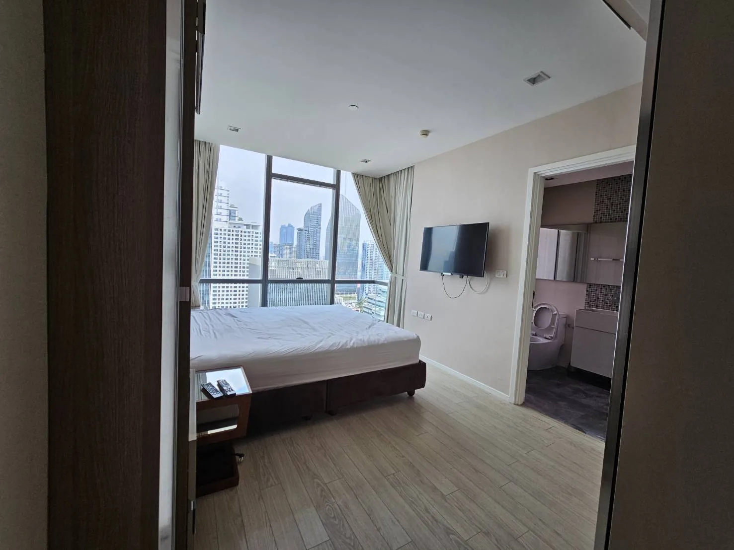 Property photos for The Room Sukhumvit 21
