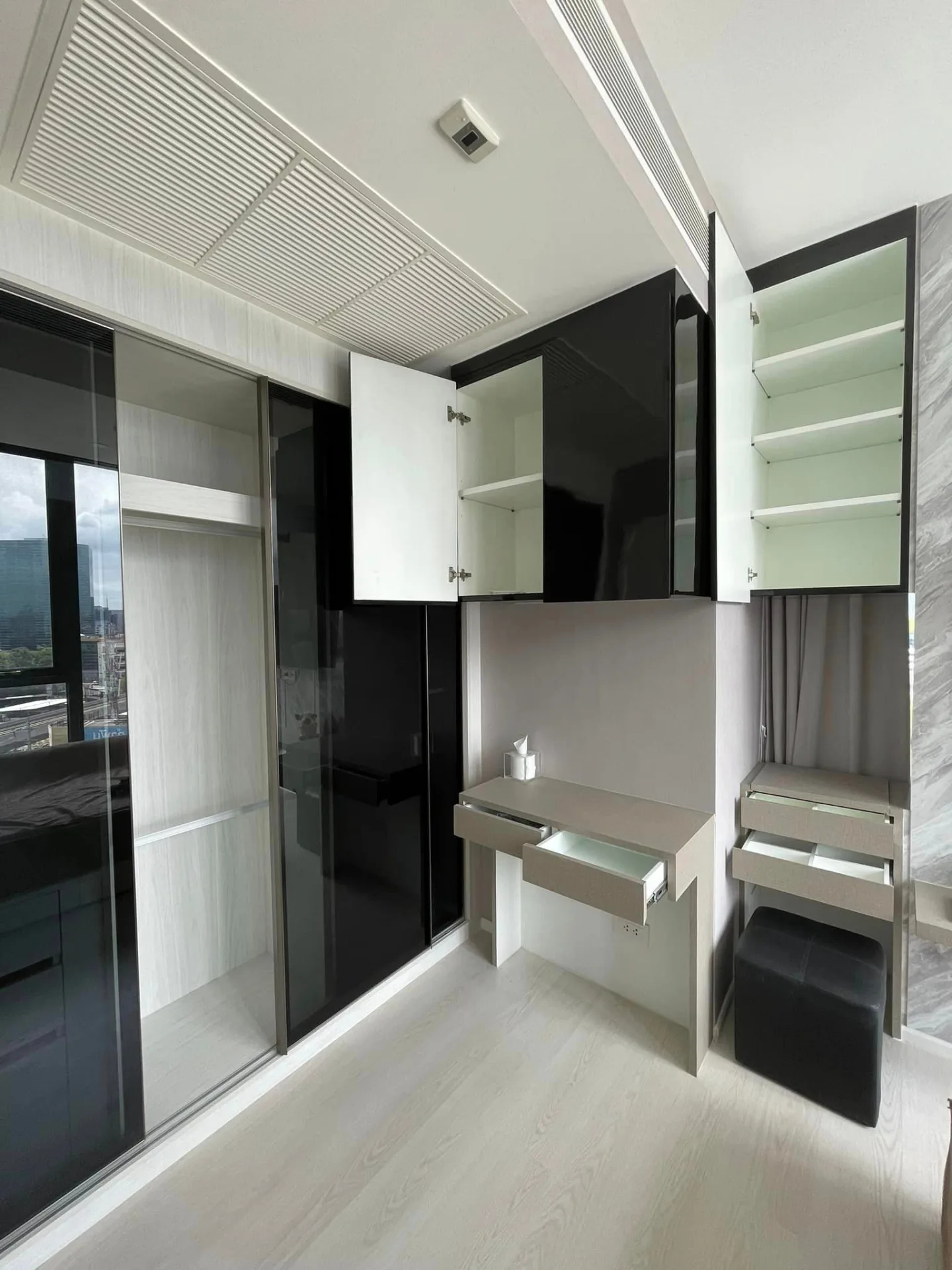 Property photos for Mazarine Ratchayothin