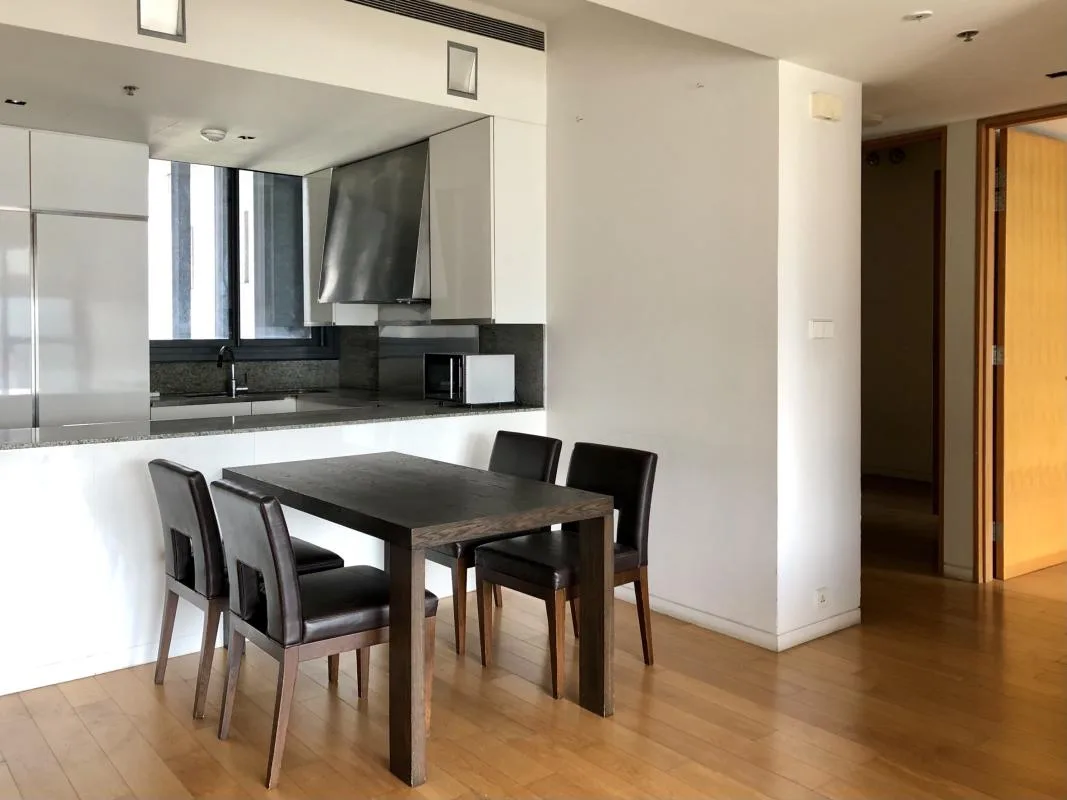 Property photos for The Met