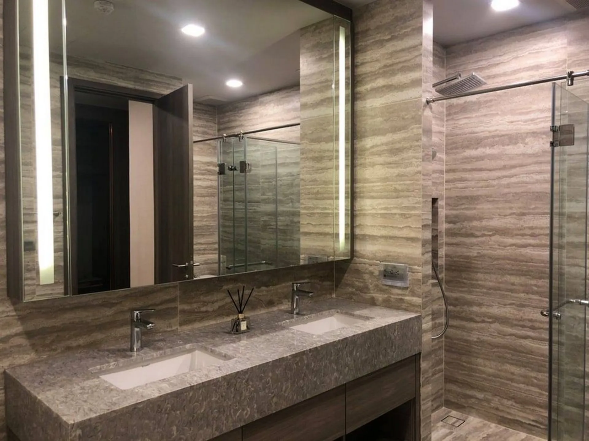 Property photos for Celes Asoke