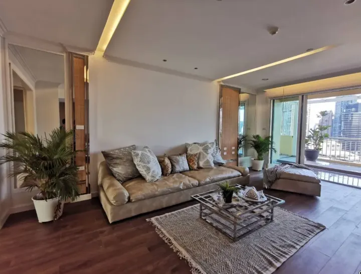 Property photos for Wilshire
