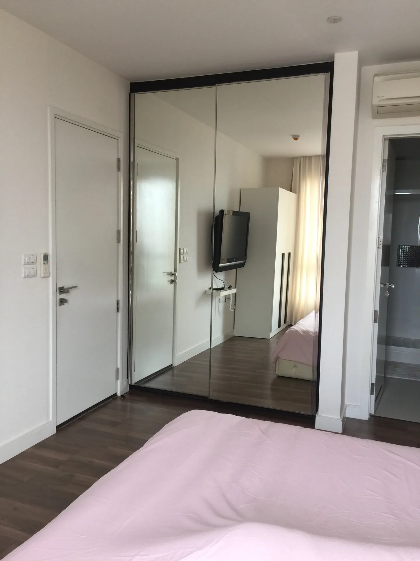 Property photos for The Room Sukhumvit 62