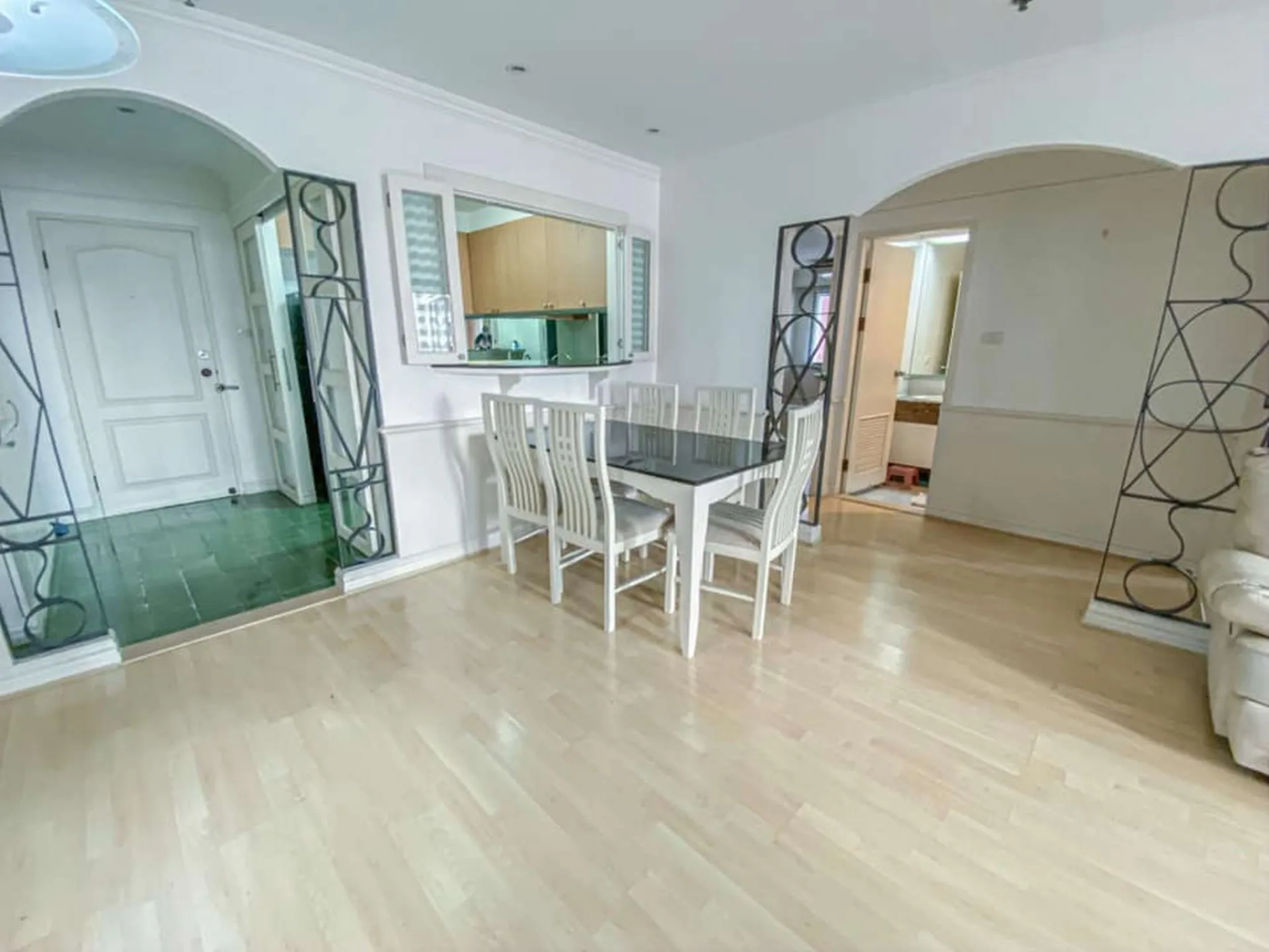 Property photos for The Royal Place 2