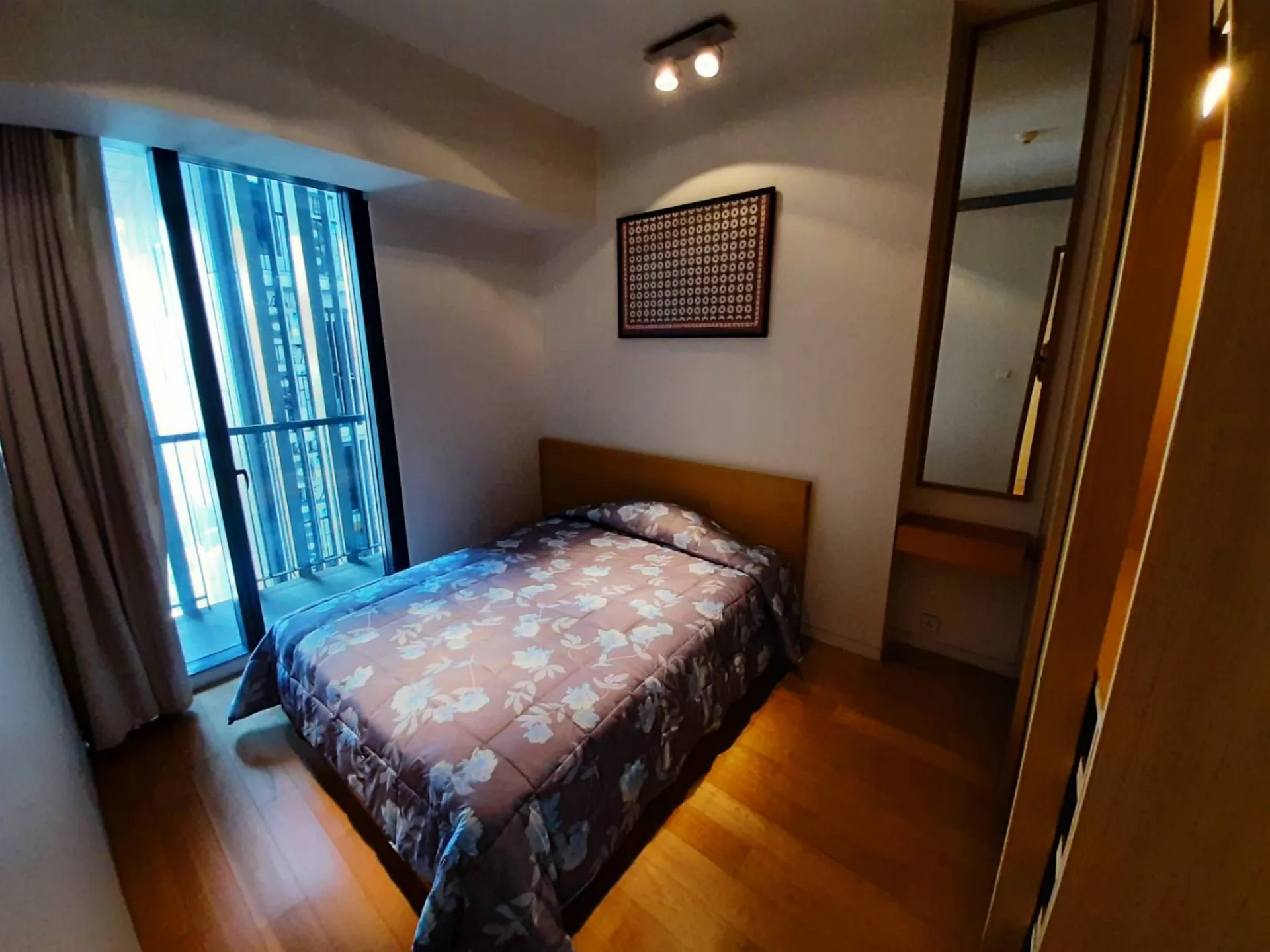 Property photos for The Met