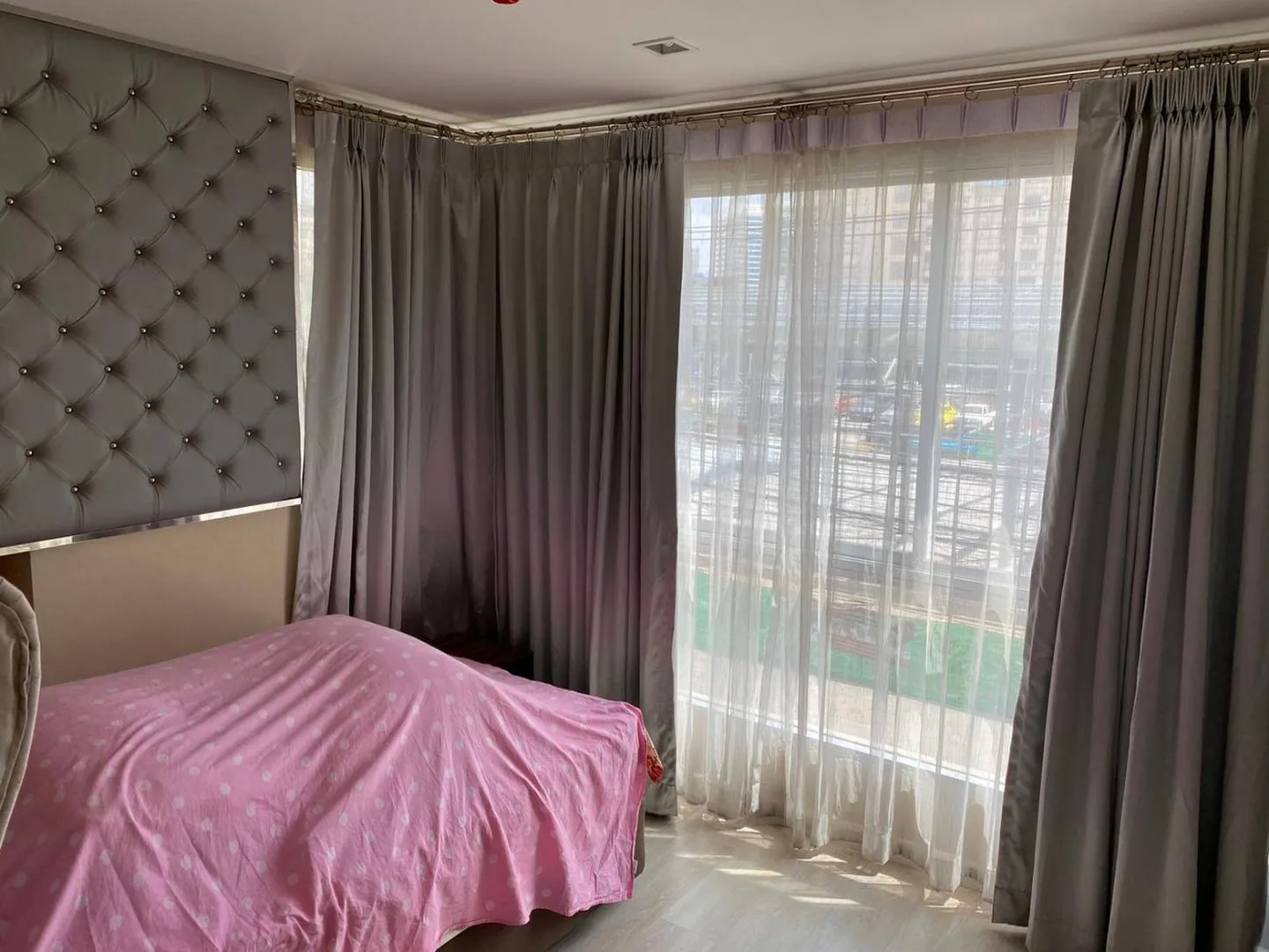 Property photos for Metro Luxe Rama 4