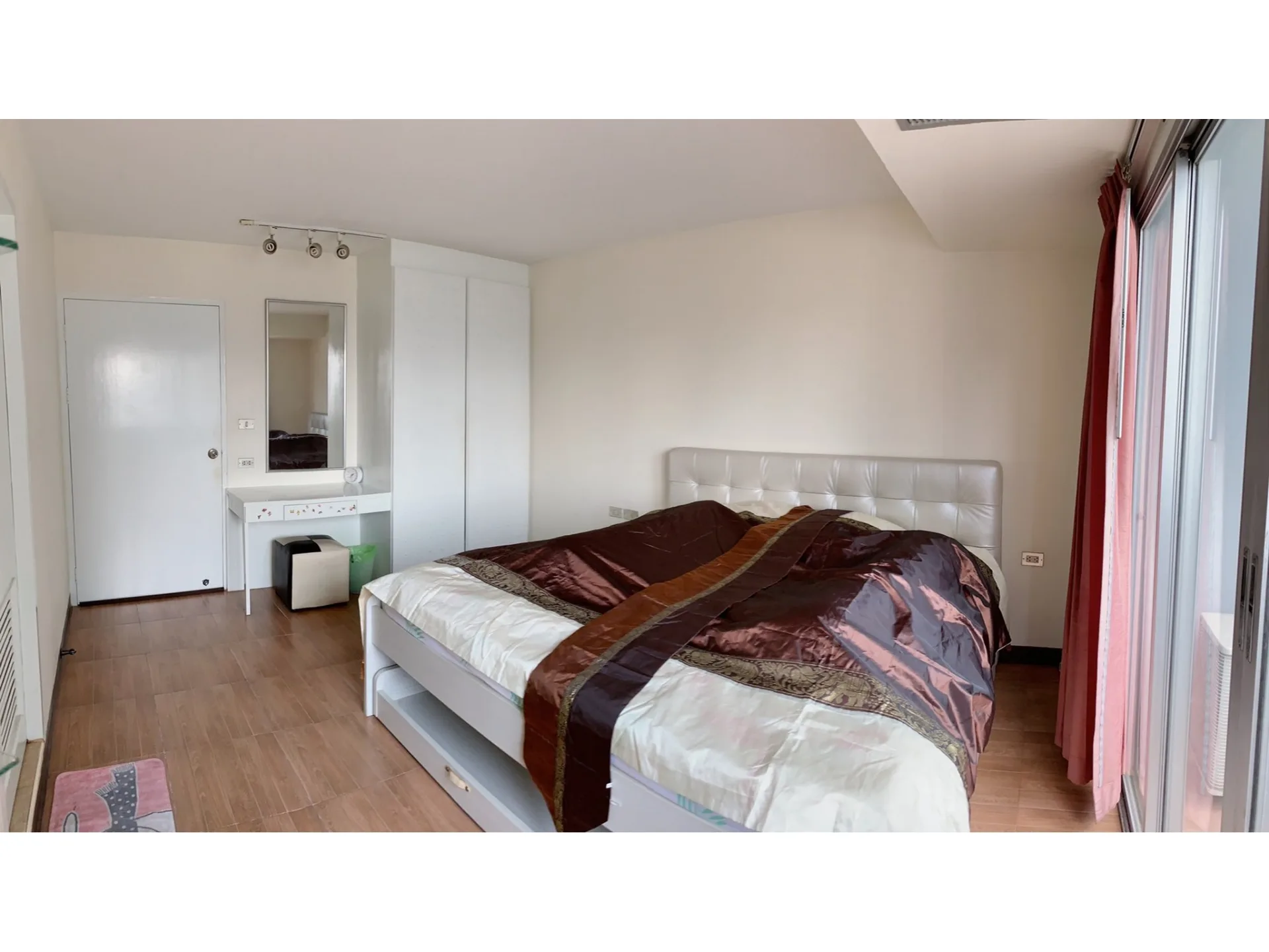 Property photos for Wittayu Complex