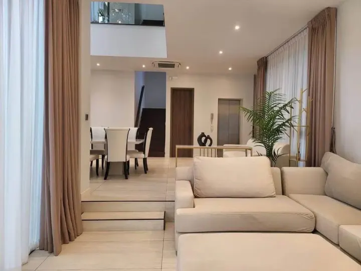 Property photos for Bugaan Krungthep Kreetha