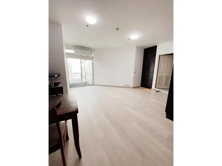 Property photos for Baan Sathorn Chaopraya