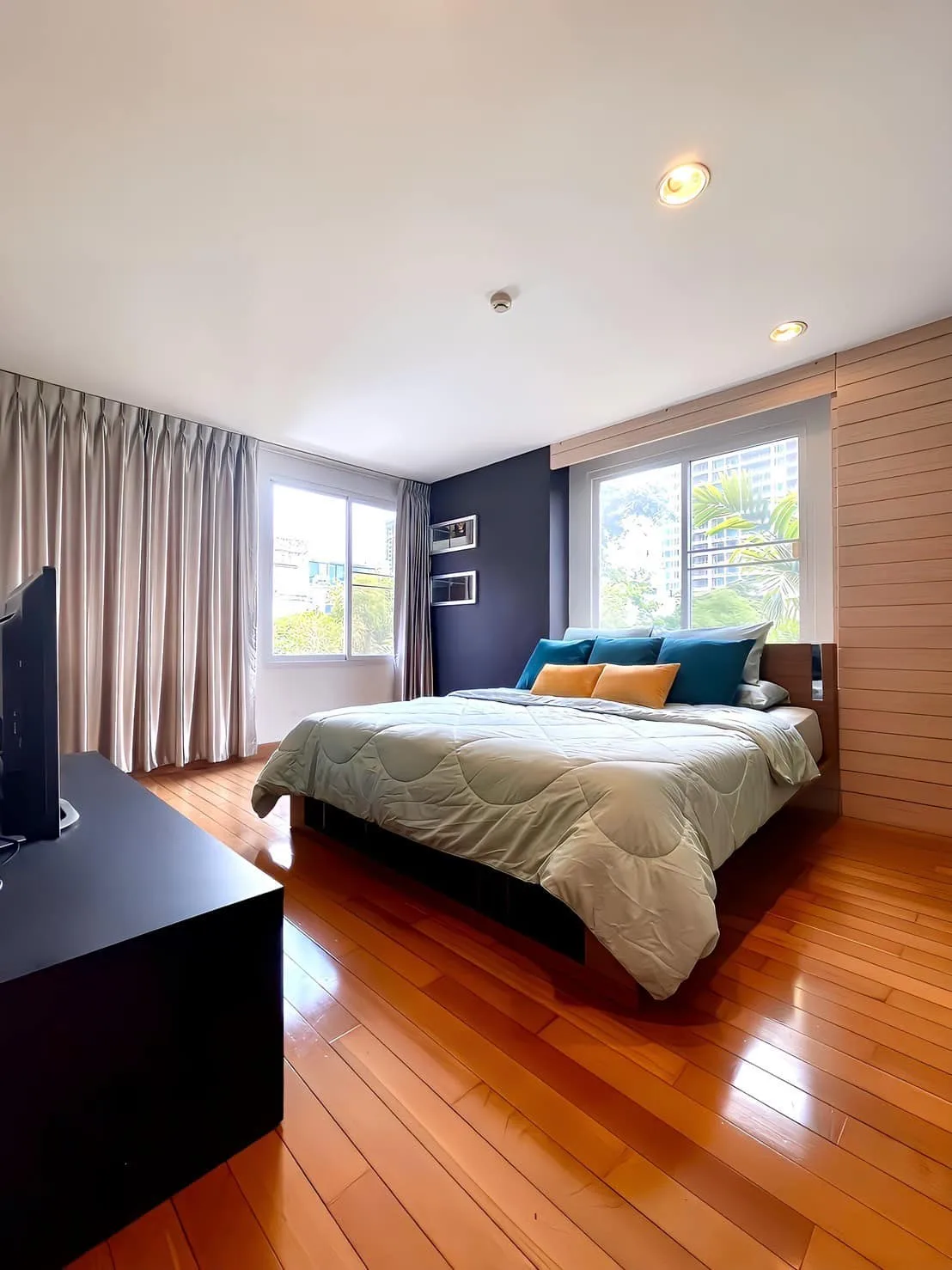 Property photos for The Rise Sukhumvit 39