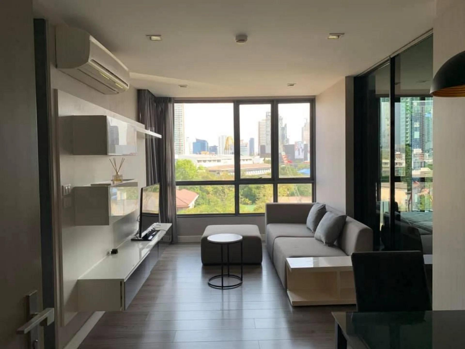 Property photos for The Room Sukhumvit 40