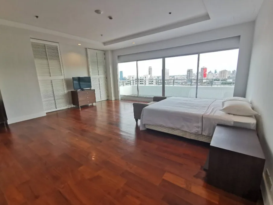 Property photos for Royal Residence Park