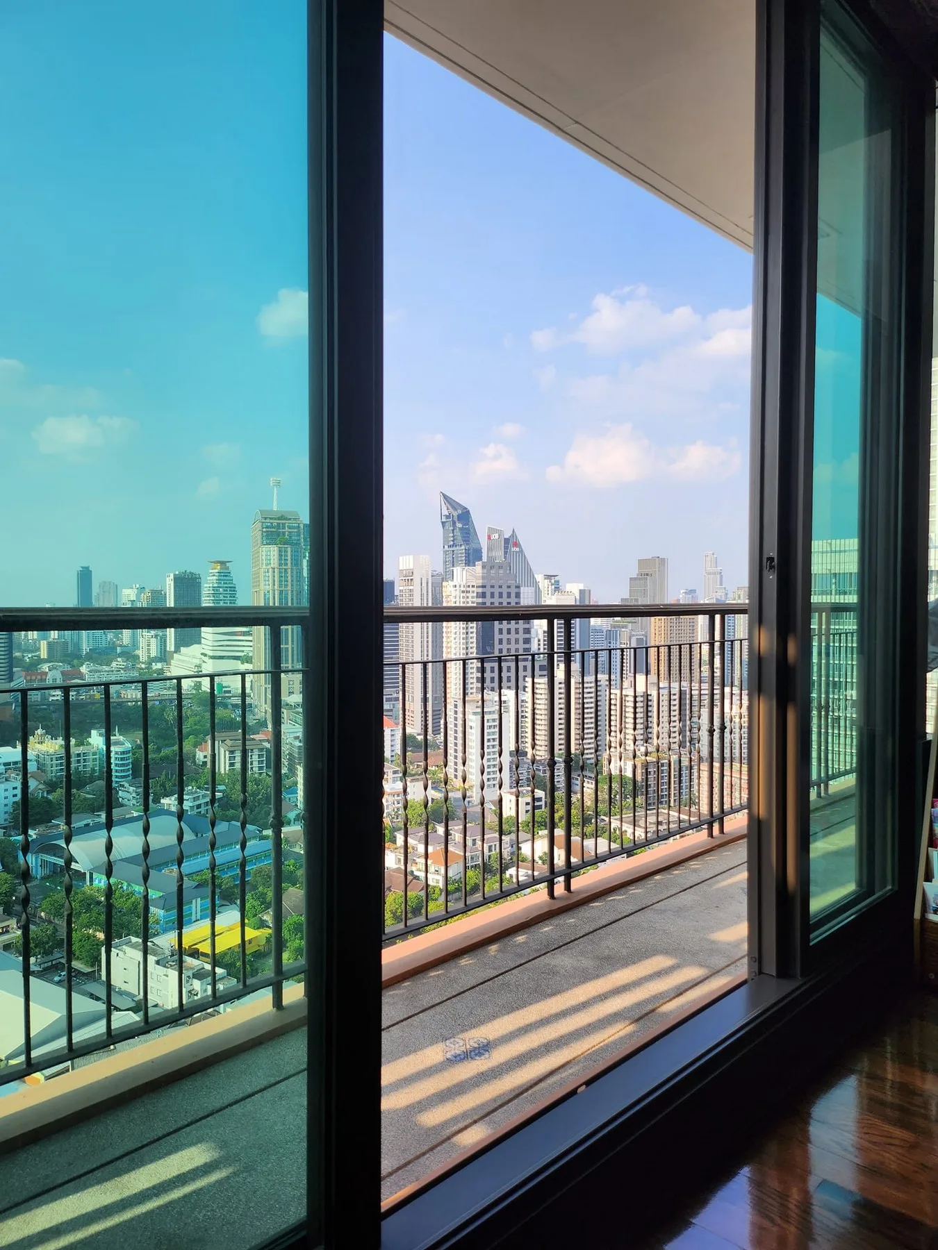 Property photos for Aguston Sukhumvit 22
