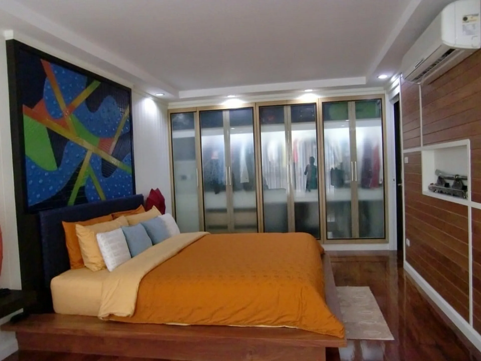 Property photos for Avenue 61