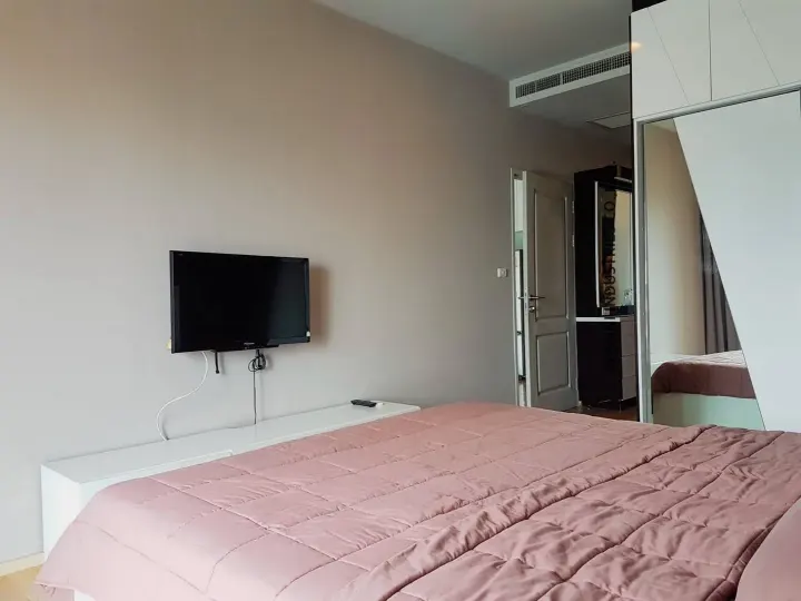 Property photos for Noble Refine