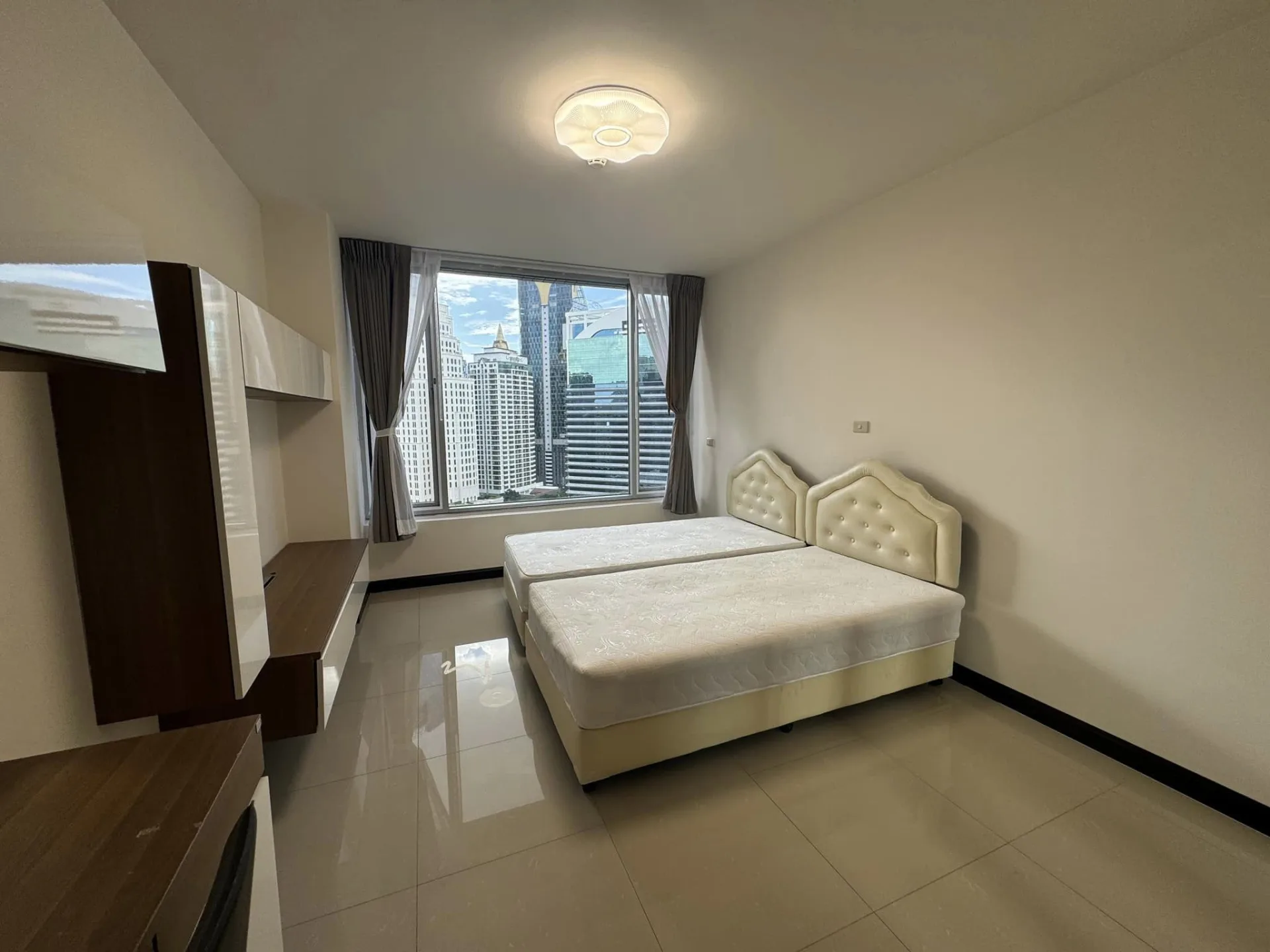 Property photos for All Season Mansion