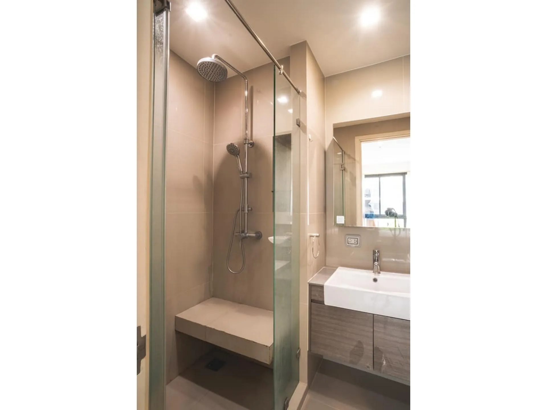 Property photos for Quinn Condo Ratchada