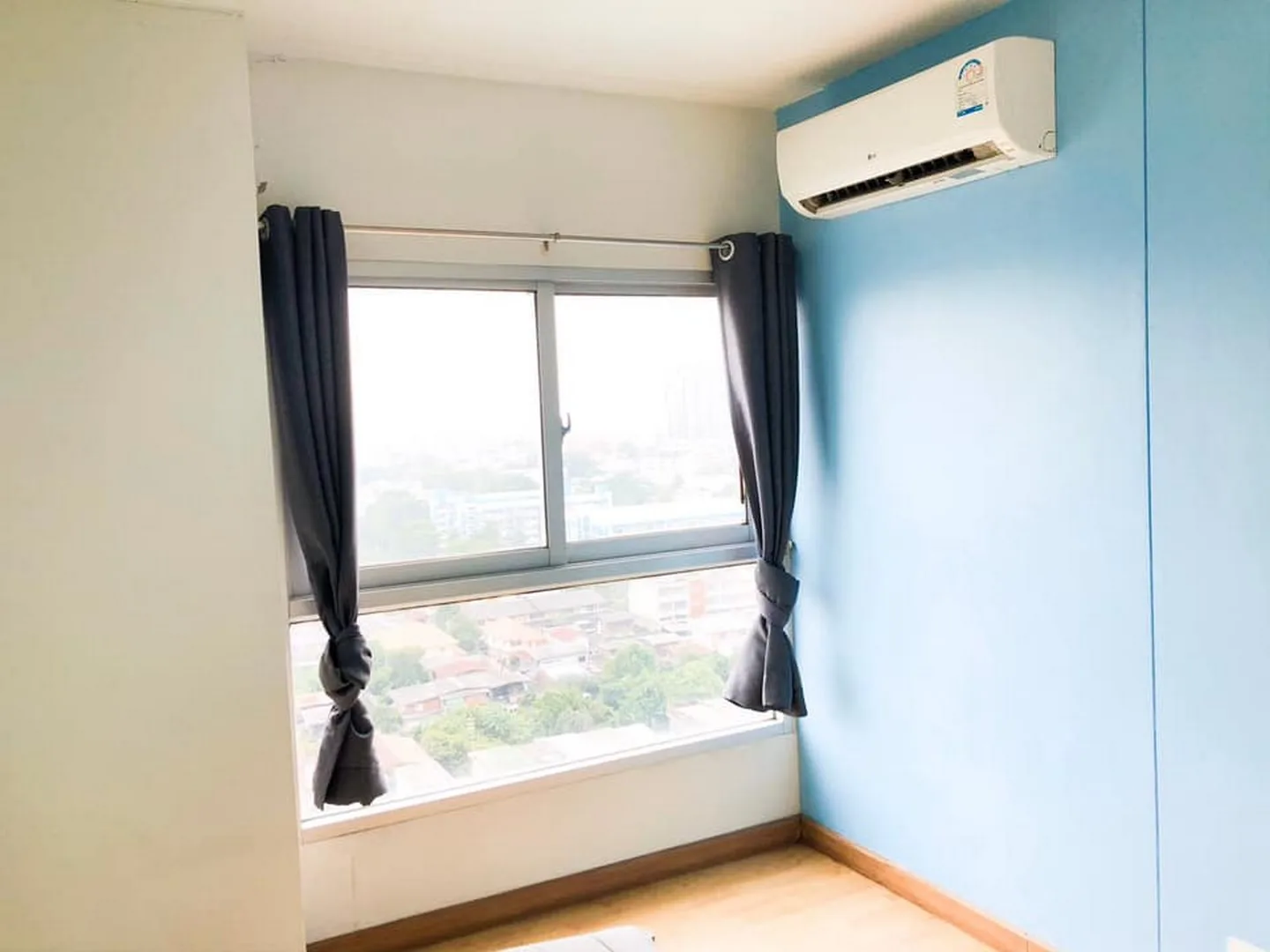 Property photos for The Parkland Taksin - Thapra