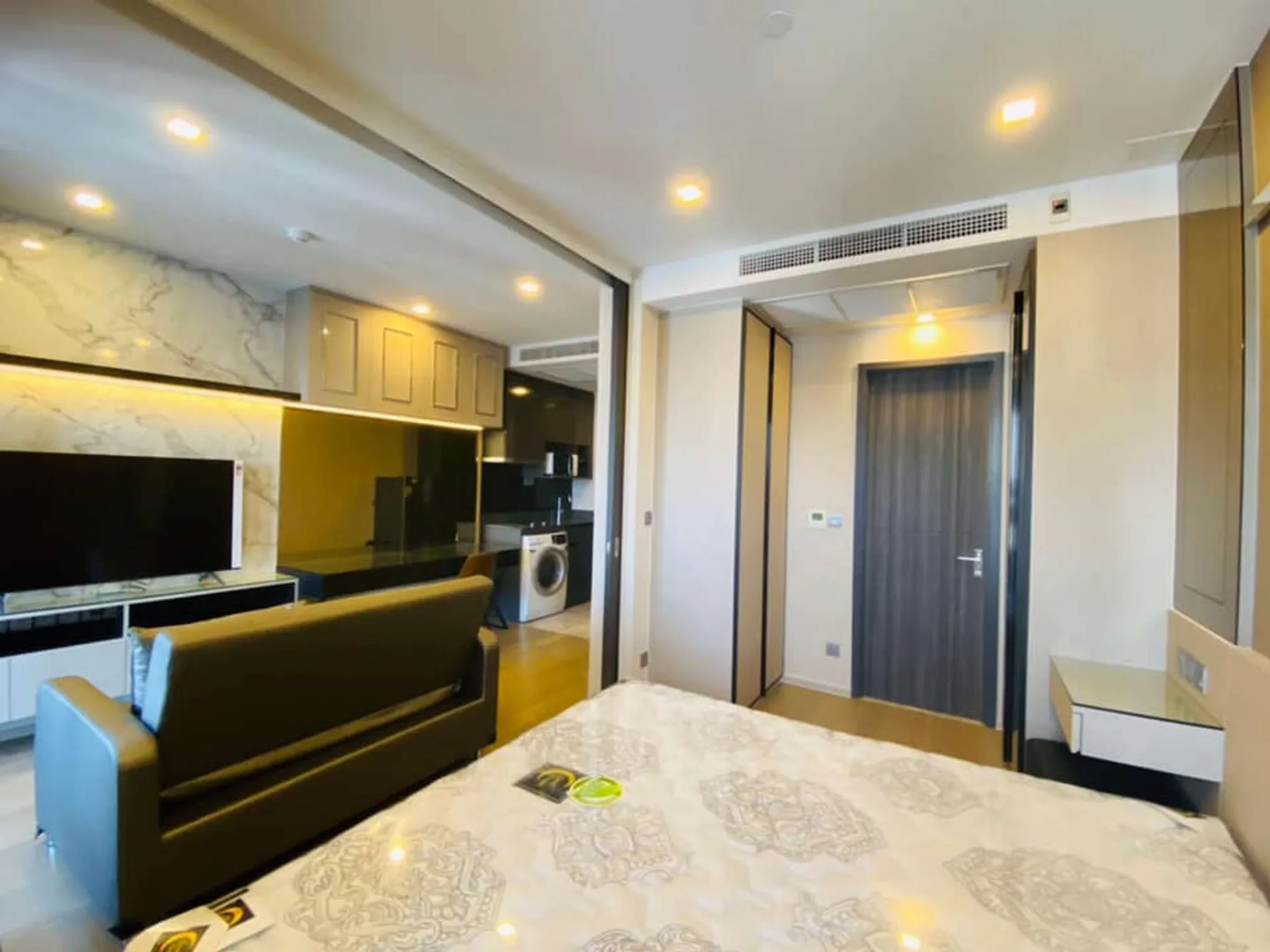 Property photos for Ashton Asoke