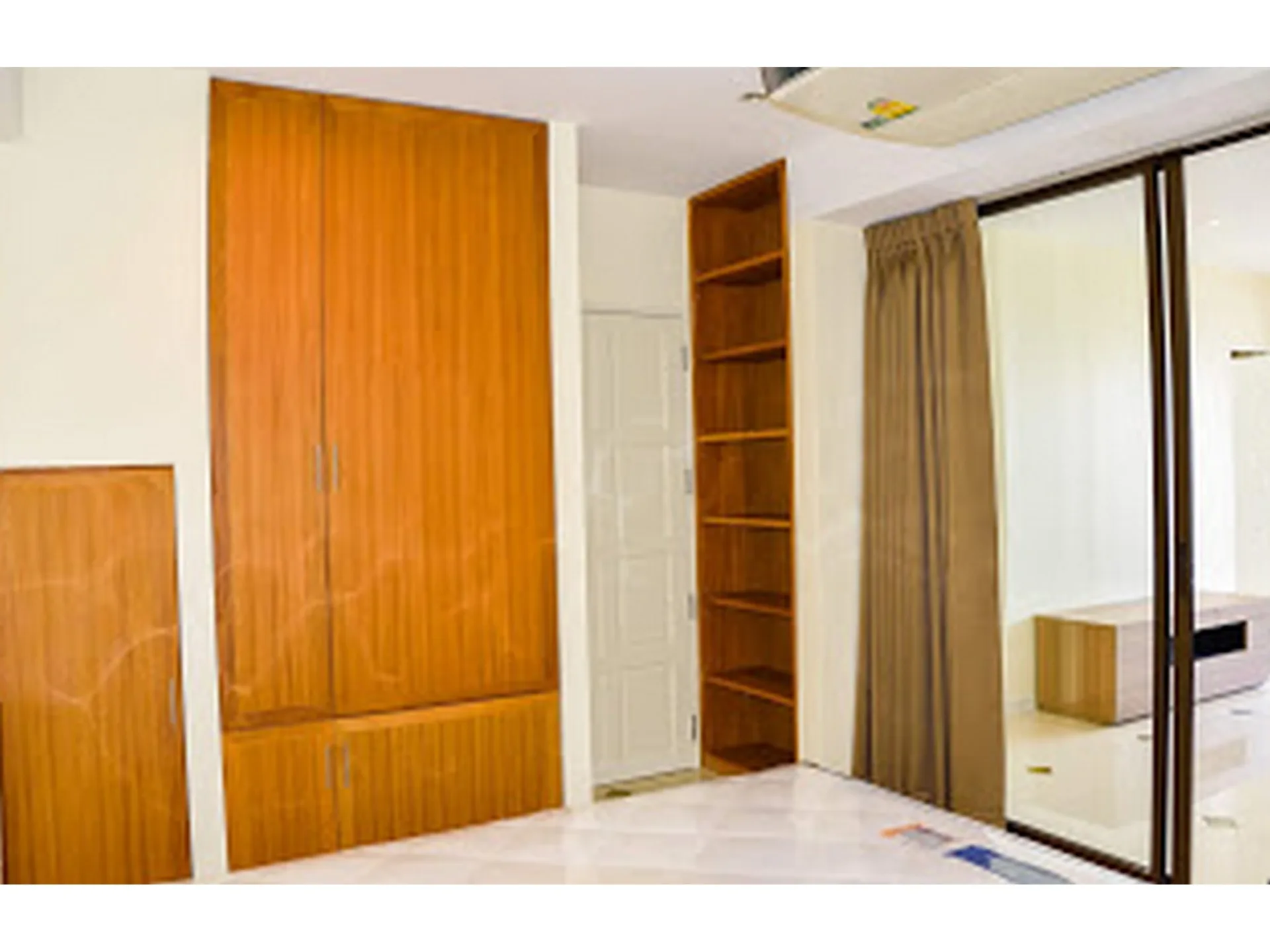 Property photos for Diamond Tower