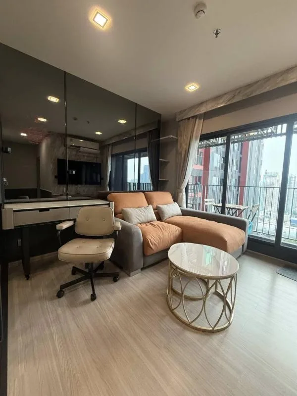 Property photos for Life Asoke Hype