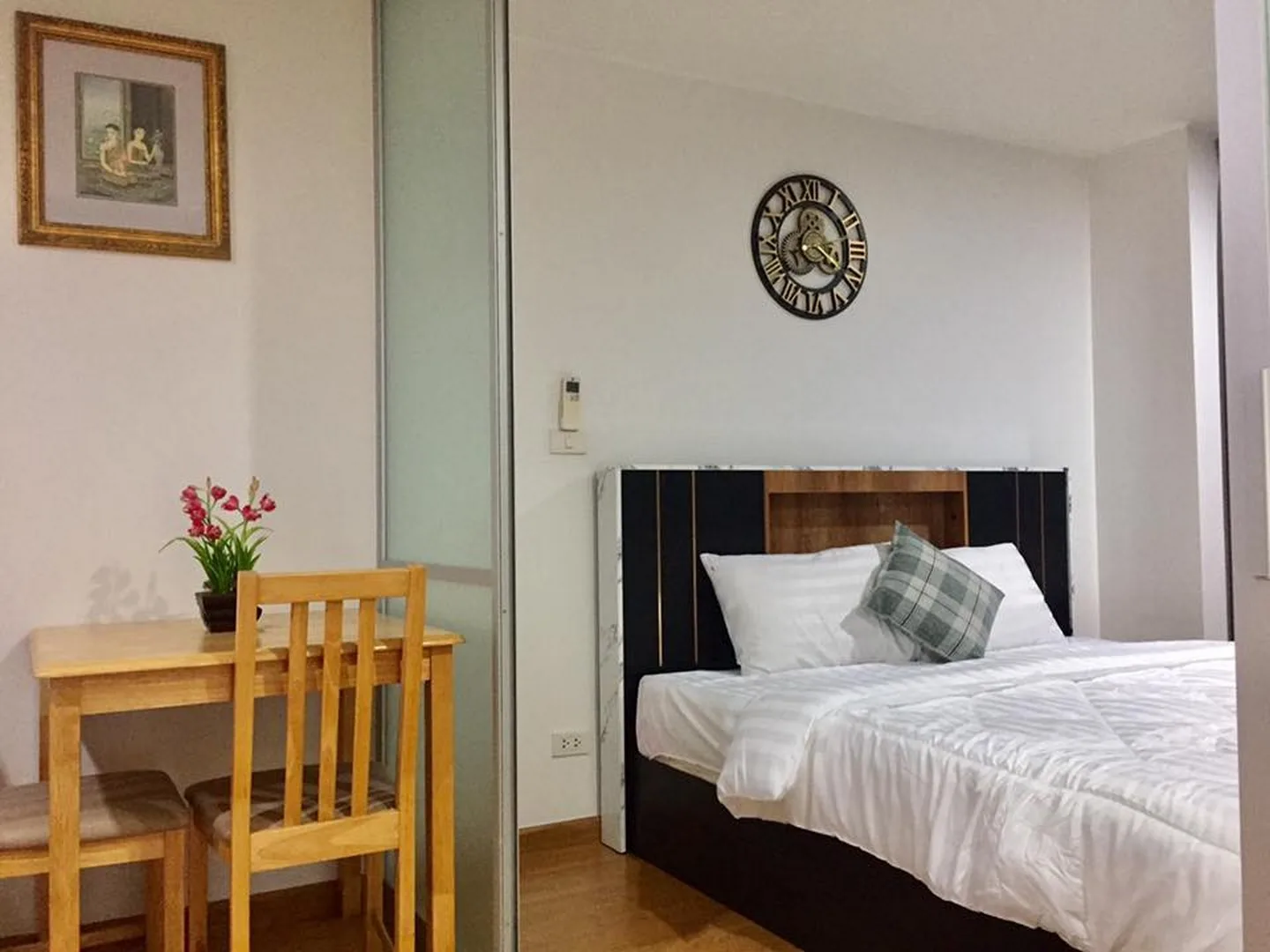 Property photos for U Delight @ Huay Kwang Station