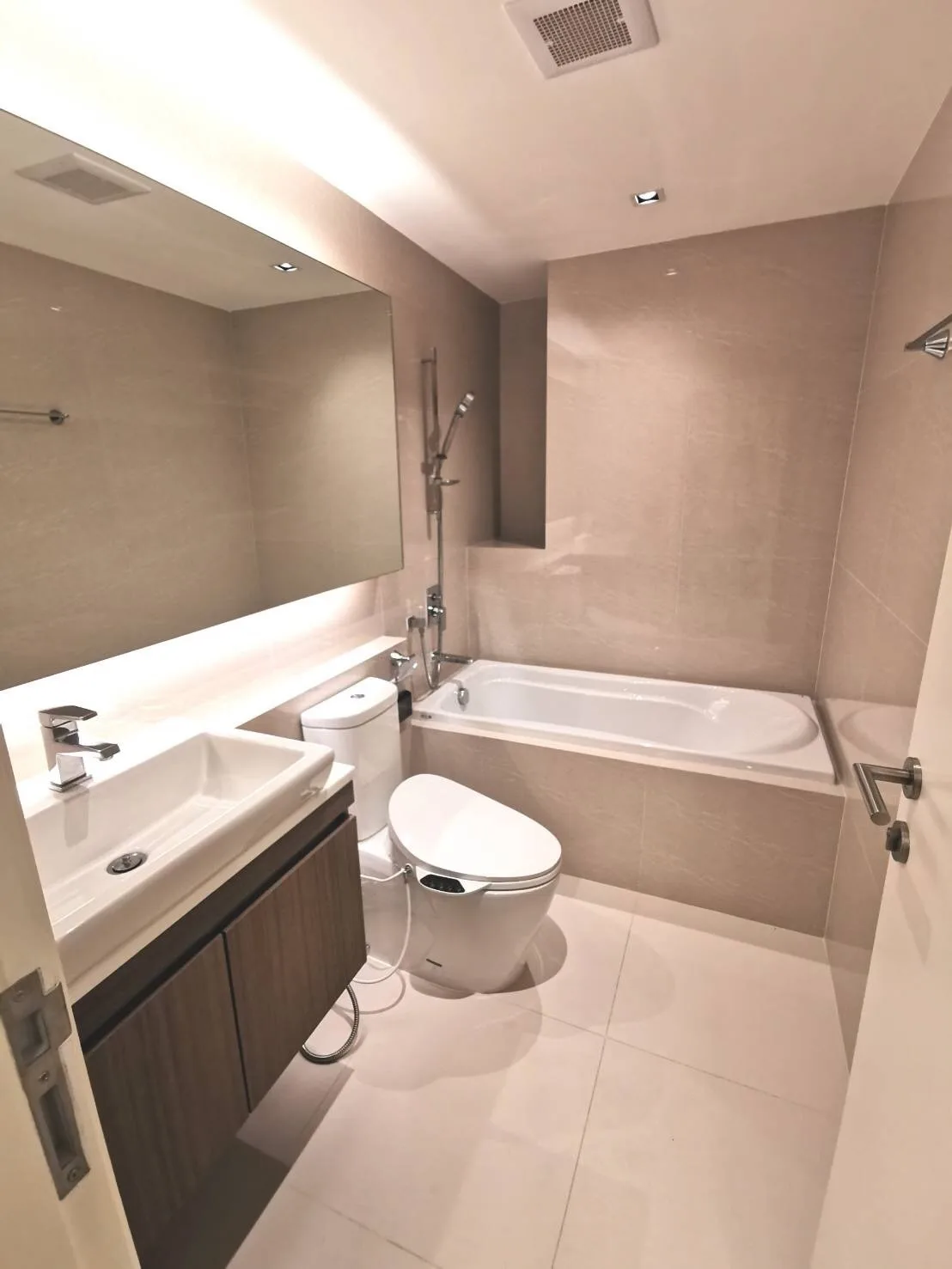 Property photos for Vtara Sukhumvit 36