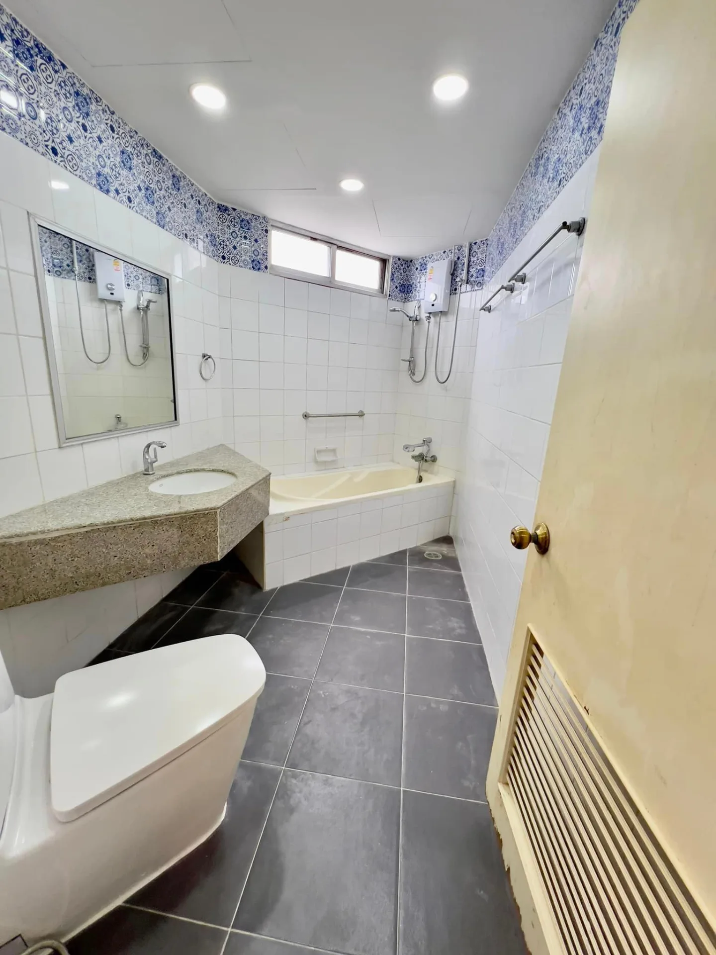 Property photos for Wittayu Complex