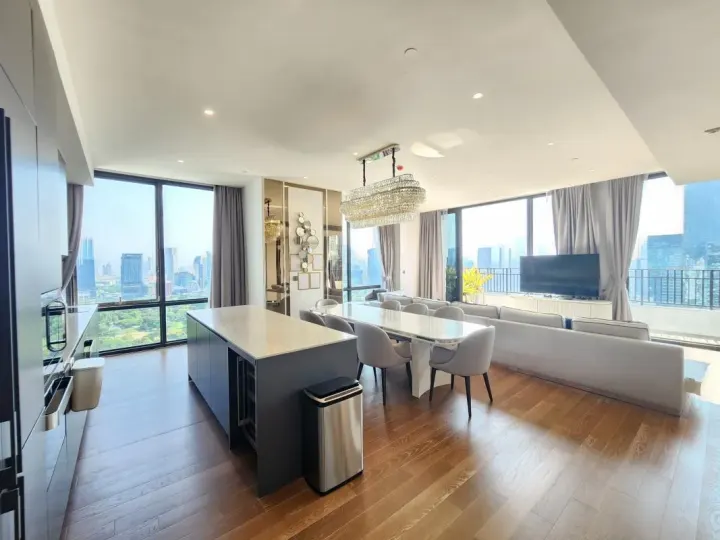 Property photos for Muniq Langsuan