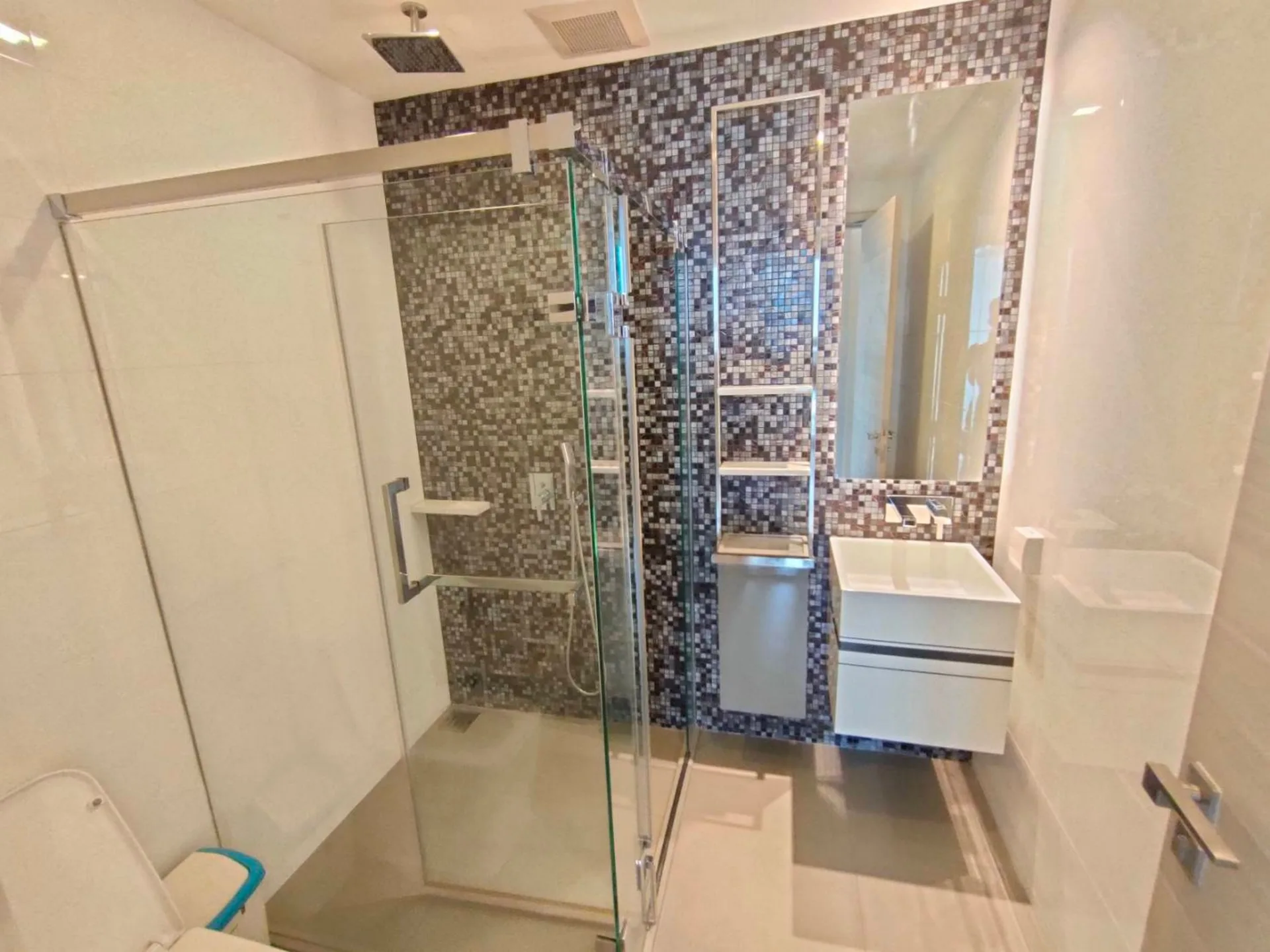 Property photos for The room Sathorn - TanonPun