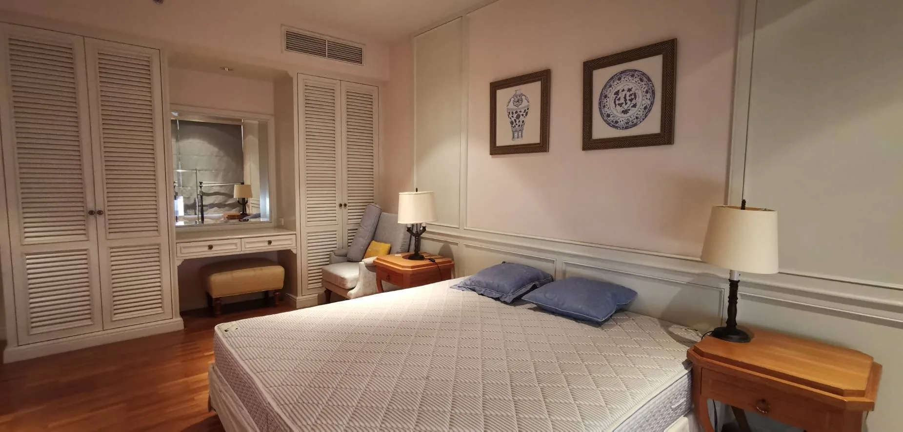 Property photos for Langsuan Ville