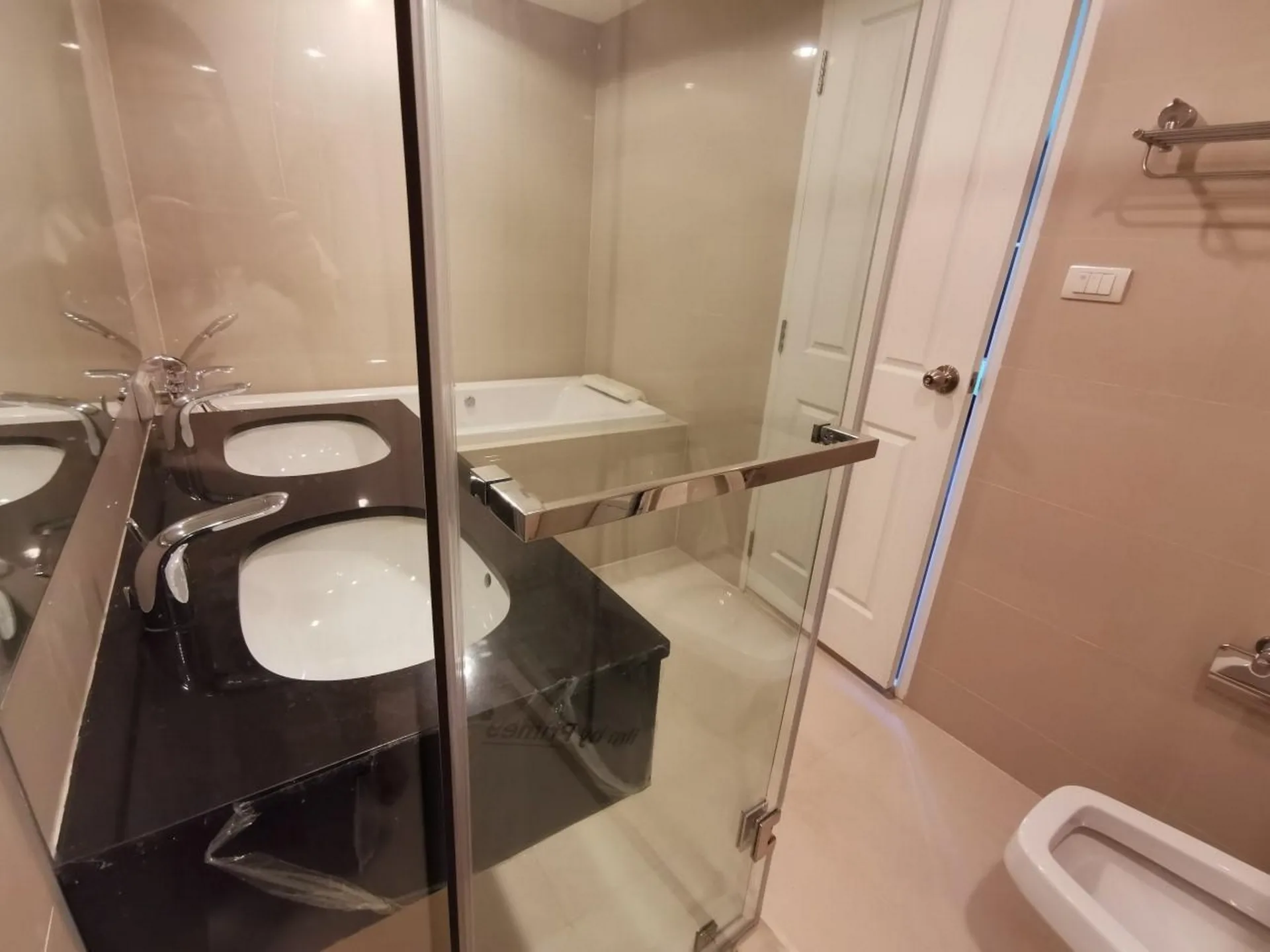 Property photos for Belle Grand Rama 9