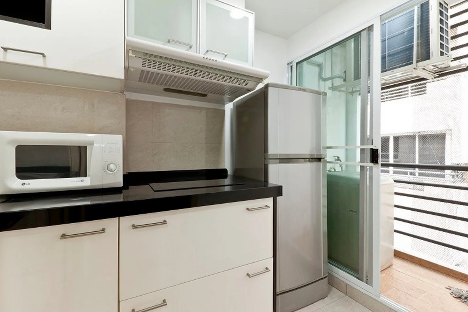 Property photos for Lumpini Suite Sukhumvit 41
