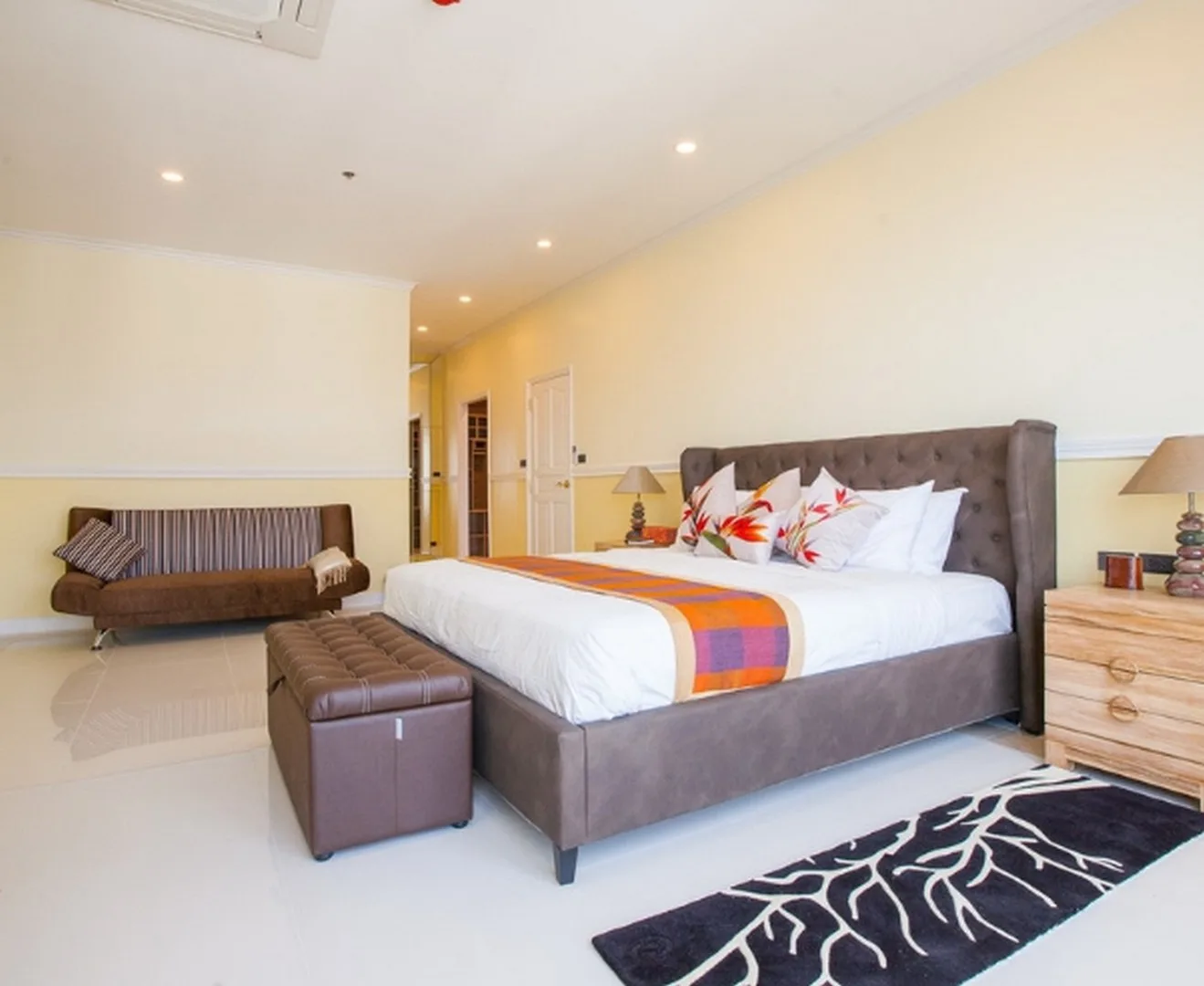 Property photos for Baan Sathorn Chaopraya