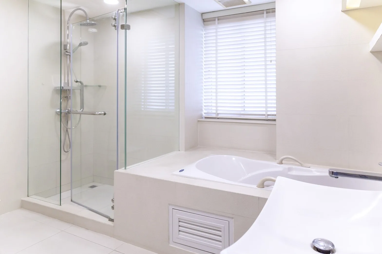 Property photos for 33 Tower