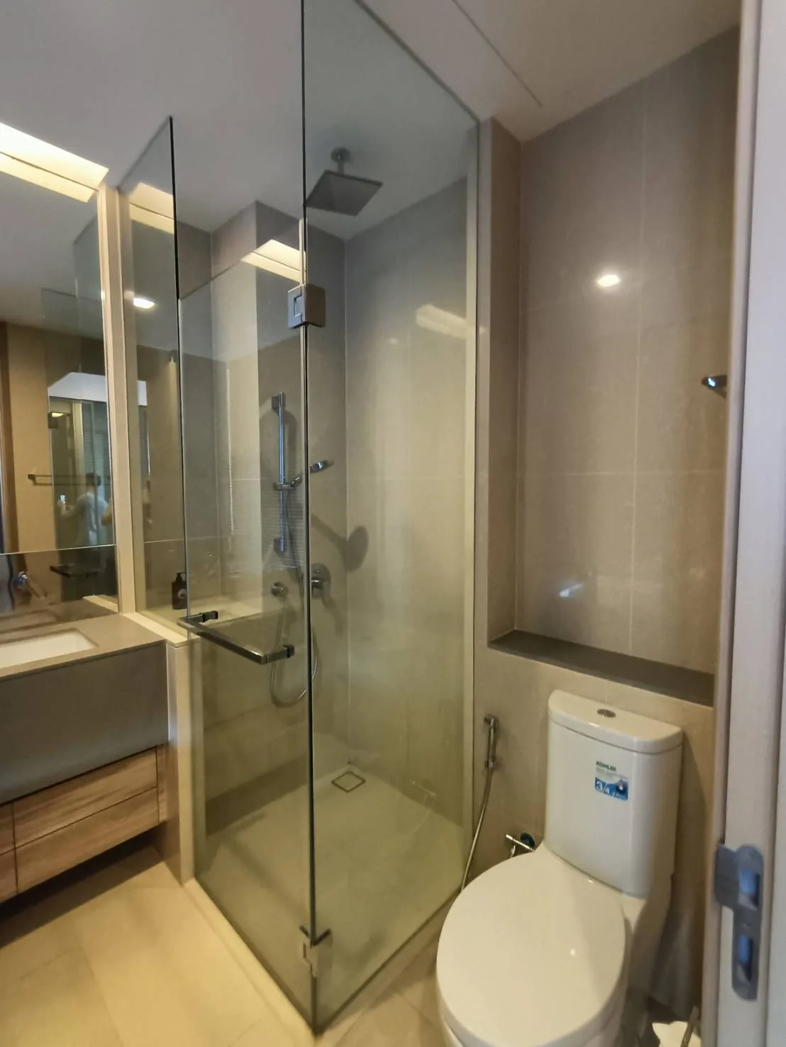 Property photos for The Esse Asoke