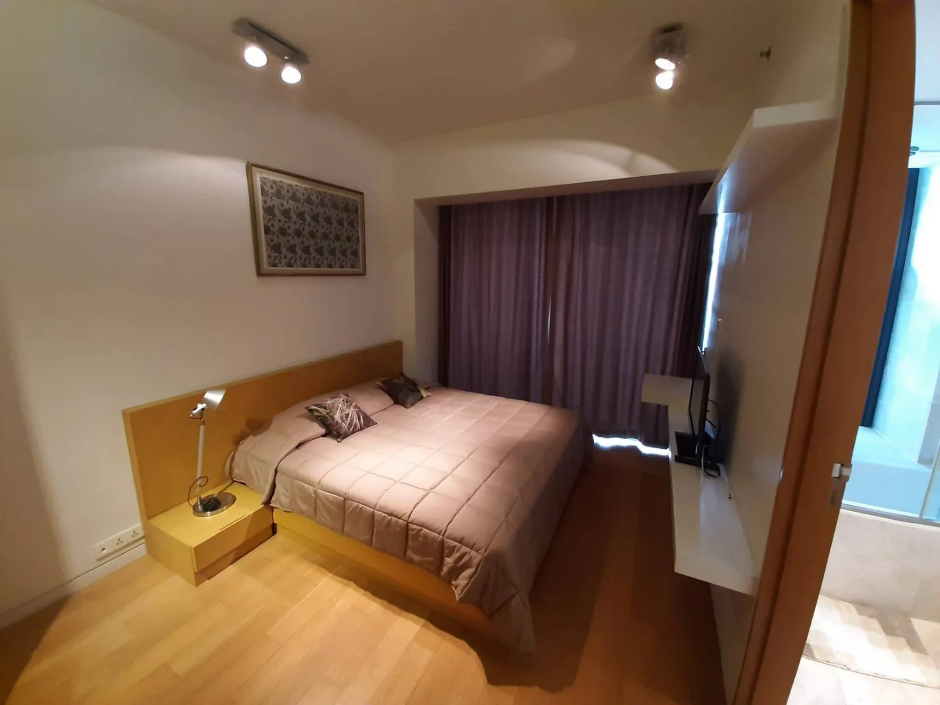 Property photos for The Met