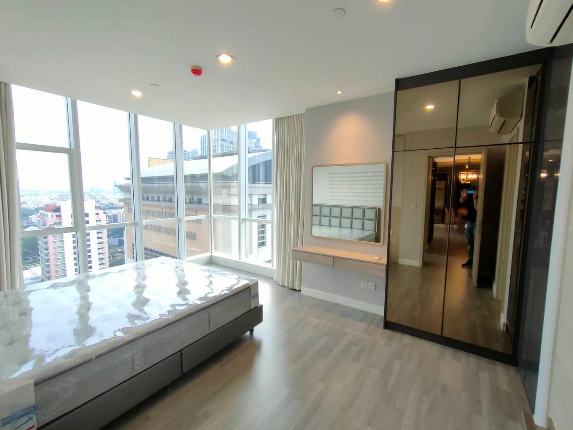 Property photos for The room Sathorn - TanonPun