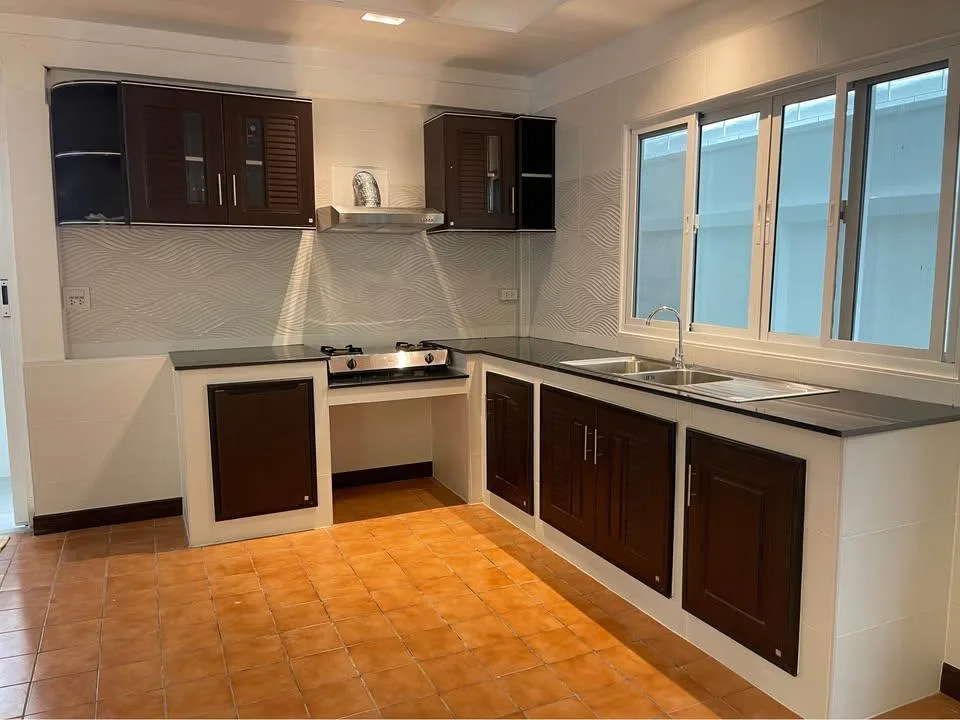 Property photos for Townhouse Soi Yen Akat 3
