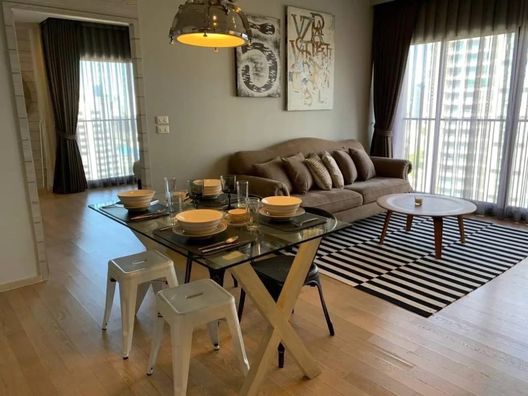 Property photos for Noble Refine
