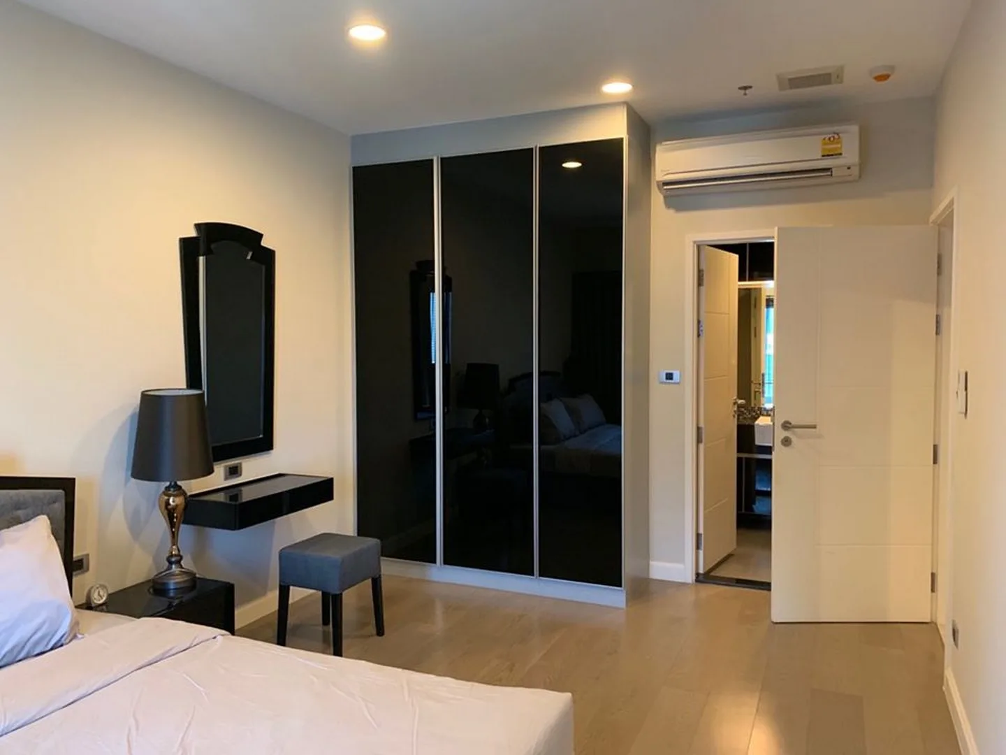 Property photos for The Crest Sukhumvit 34