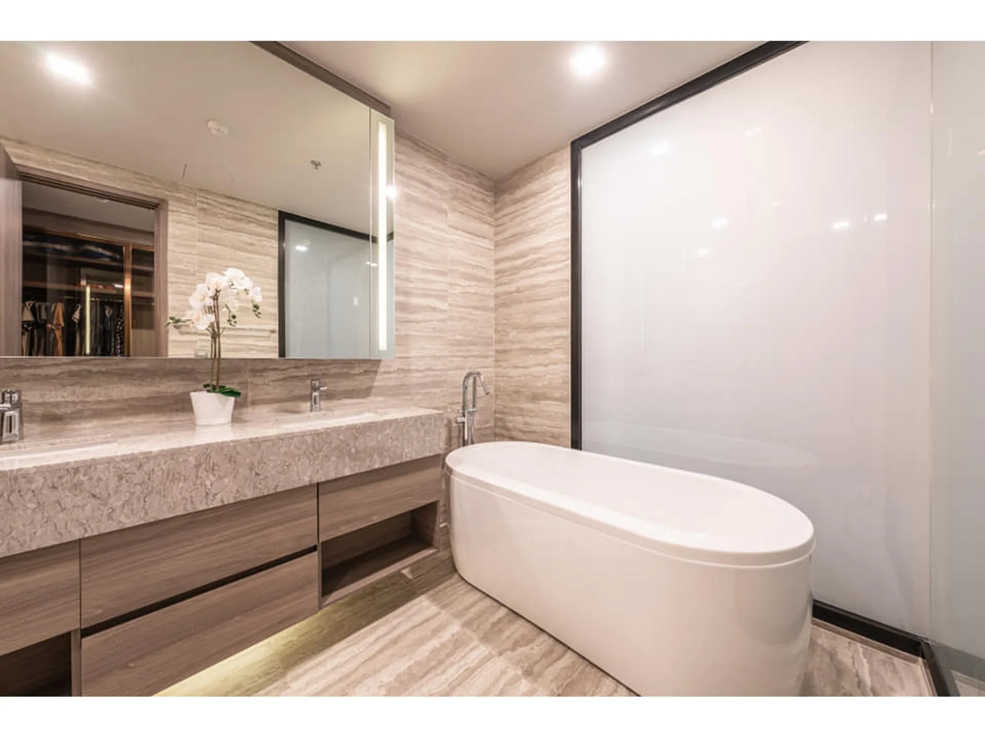 Property photos for Celes Asoke