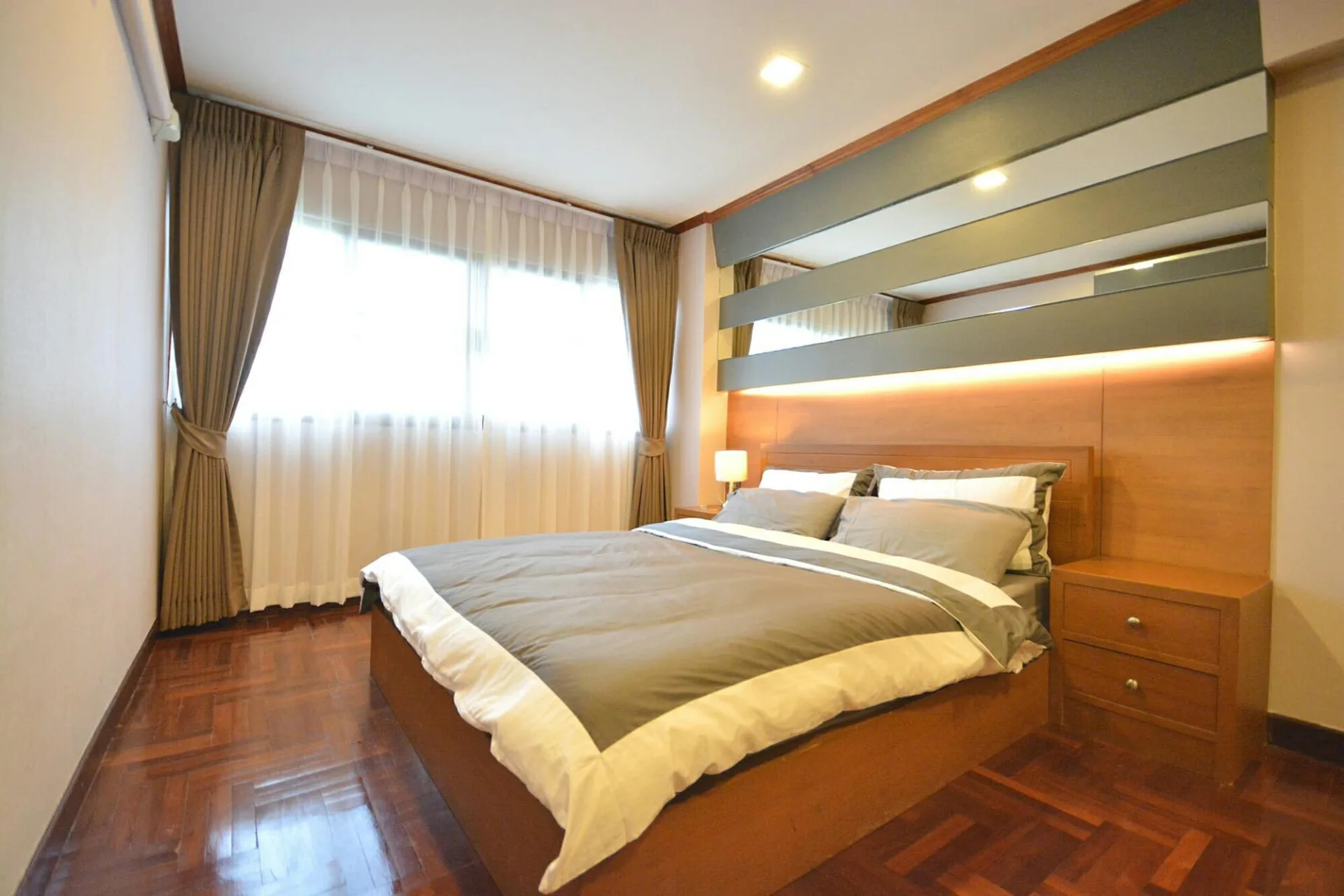 Property photos for Thonglor Tower