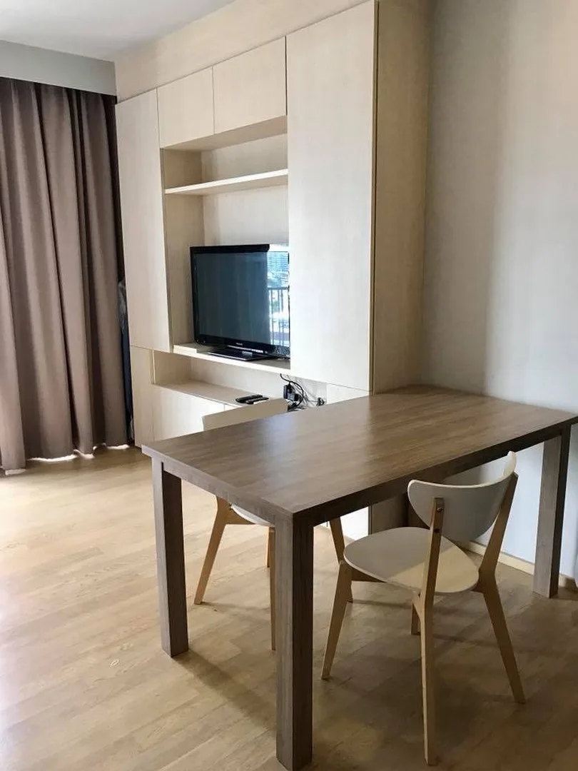 Property photos for Noble Refine