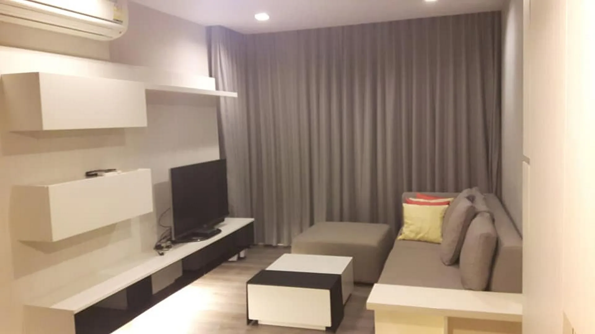 Property photos for The Room Sukhumvit 40